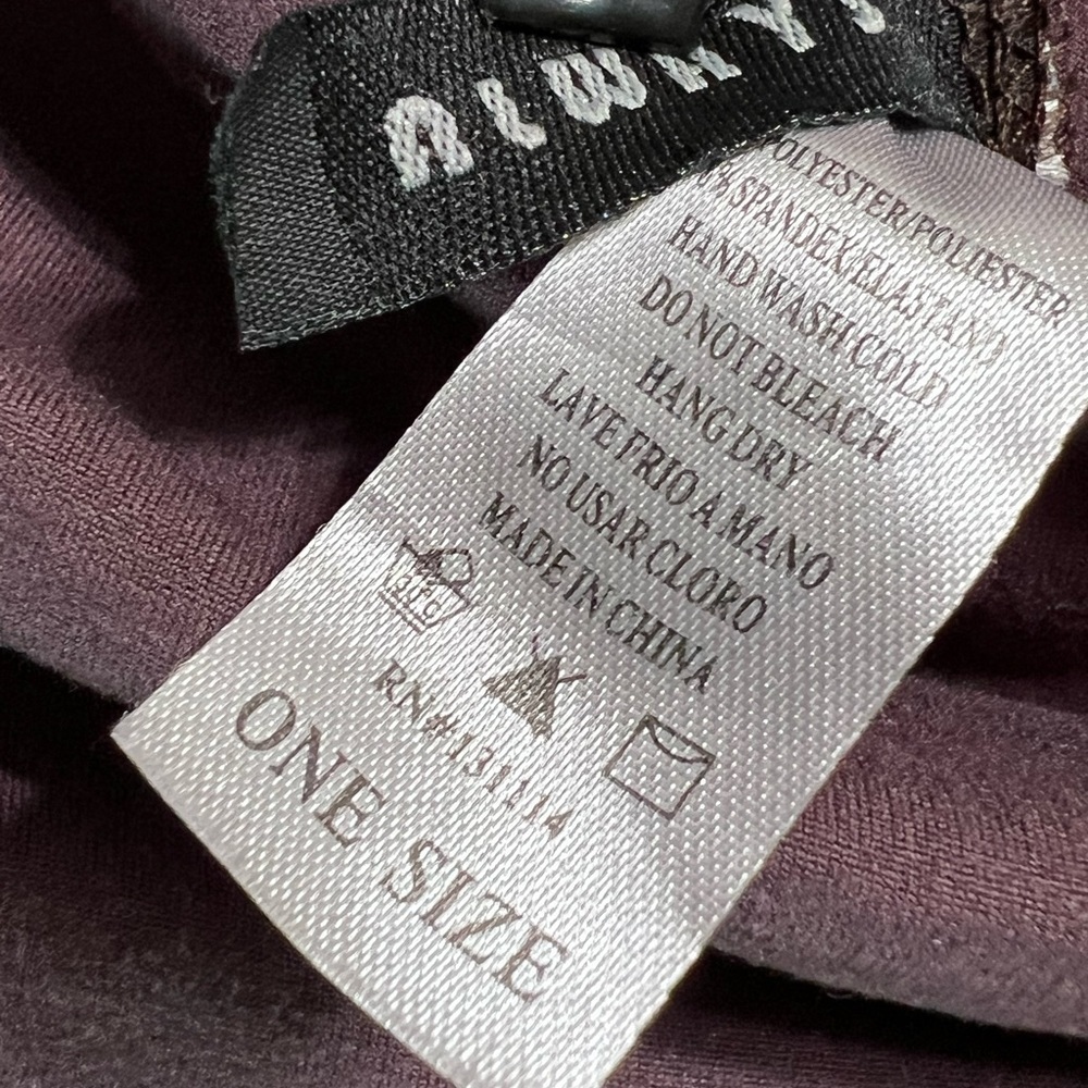 Always brand women’s cropped yoga or leggings in Plum color, One Size - Picture 5 of 5